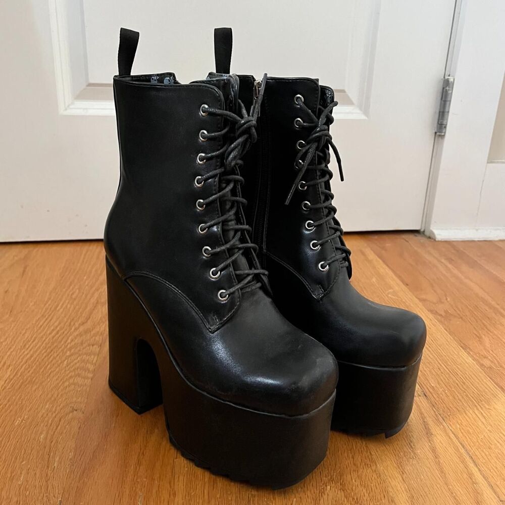 La Moda Black Vegan Leather Chunky Platform Ankle Boots Dolls Kill Size US 7